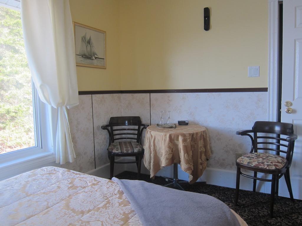 Salmon River Country Inn Head of Jeddore Habitación foto